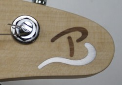 walnut, aluminium Logo Inlay Walnut, Aluminium